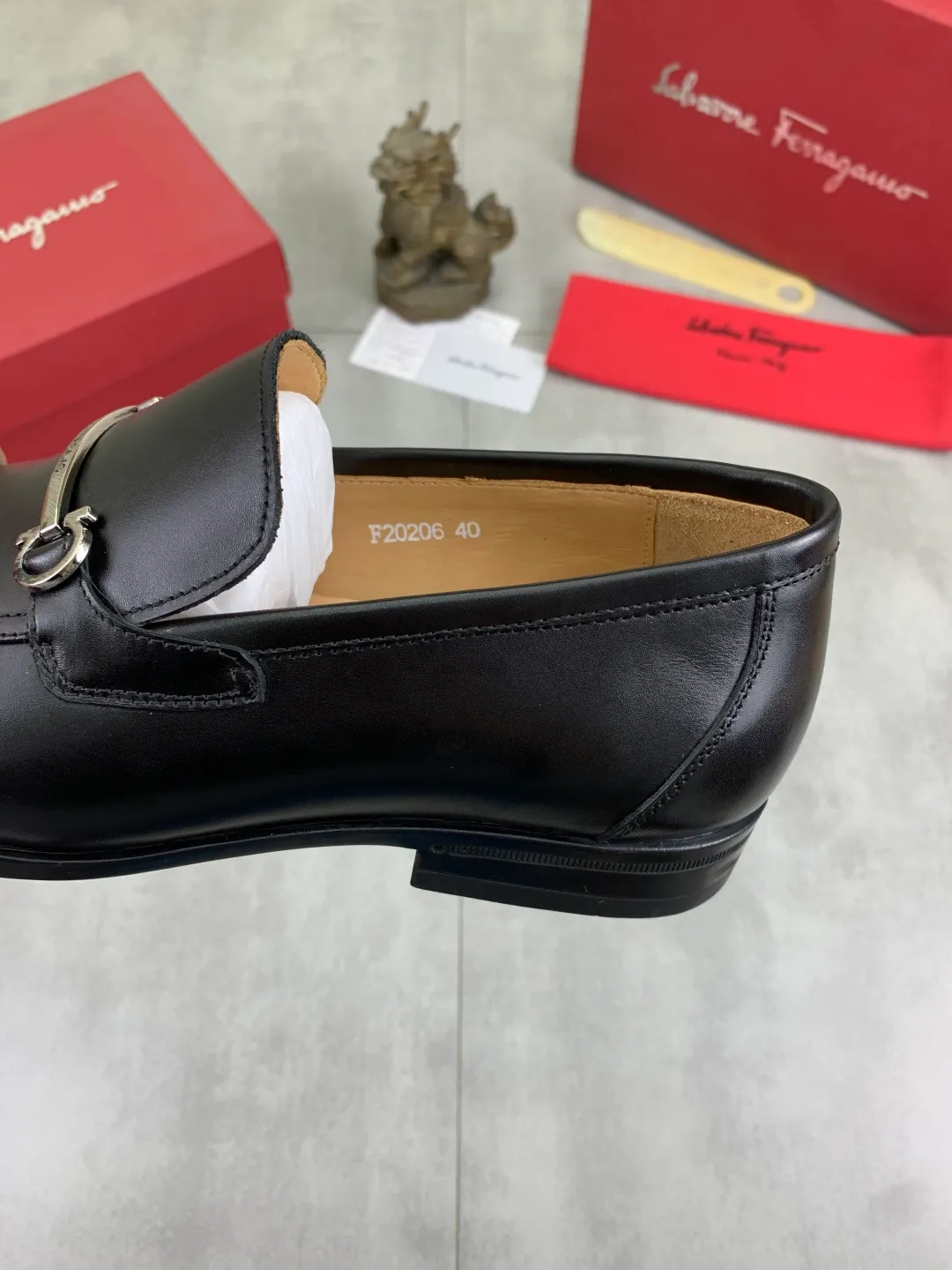 Men's Men's Shoes 💰P480💰[New Style] Water-dyed Niuli 🆘[Salvatore Ferragamo] Ferragamo's latest casual business leather shoes for men! Available at counters simultaneously! The fabric is made of specially imported original calfskin, the lining is made of imported water-dyed cowhide, and the original combination outsole is absolutely luxurious and leads the fashion trend. Matching code: 38-45; 4️⃣ colors available